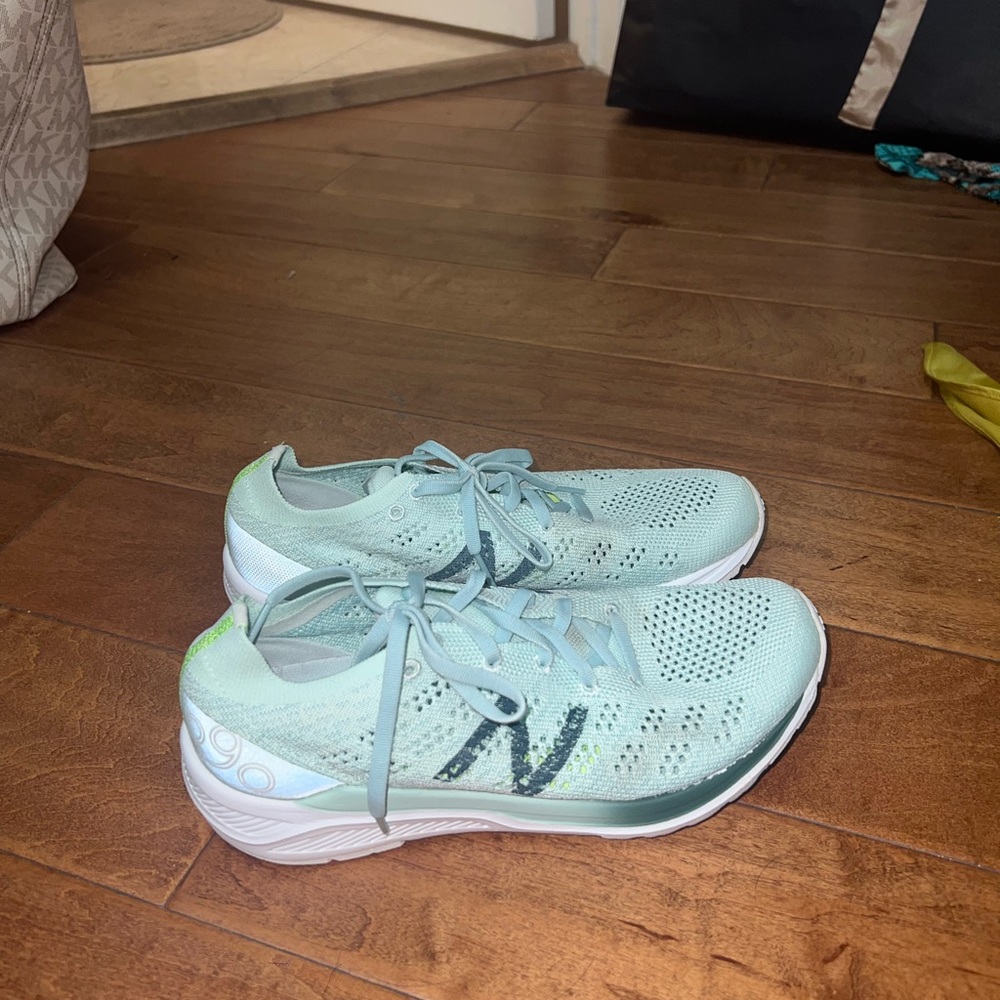 New balance shoes